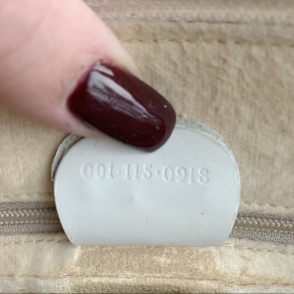 VINTAGE GUCCI MICRO GG WHITE ZIP SADDLE HANDBAG - Picture 11 of 14